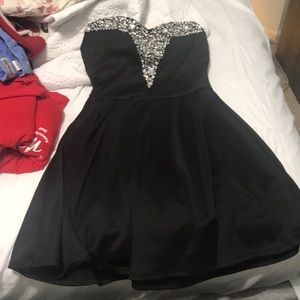Windsor strapless cocktail bedazzled dress